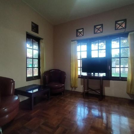 Villa Batu Tua Puncak Mitra Reddoorz Богор Экстерьер фото