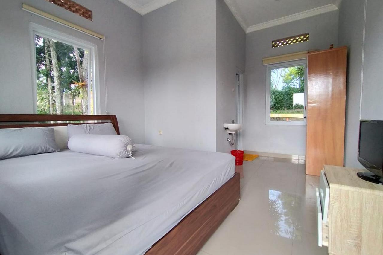 Villa Batu Tua Puncak Mitra Reddoorz Богор Экстерьер фото