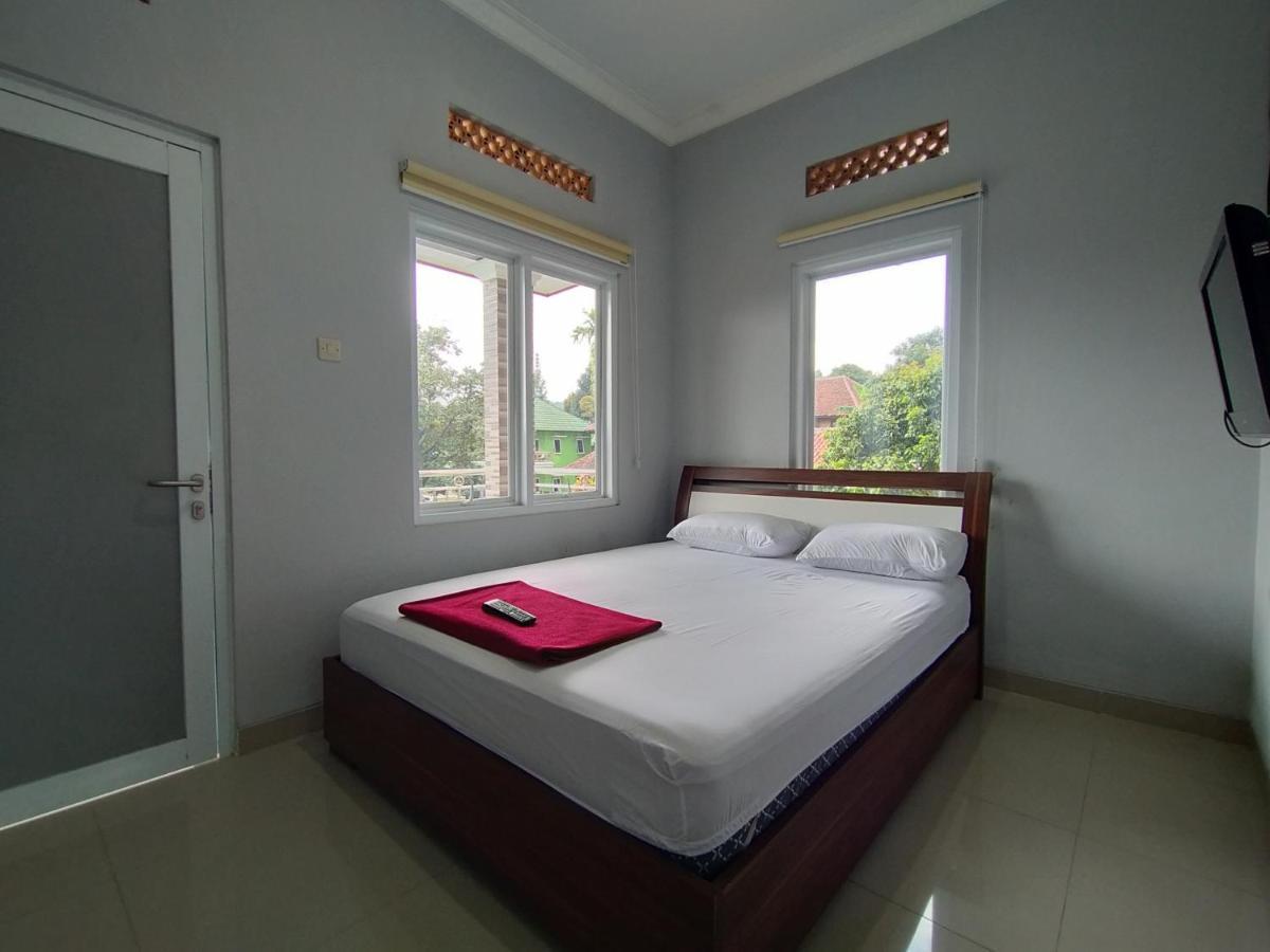 Villa Batu Tua Puncak Mitra Reddoorz Богор Экстерьер фото