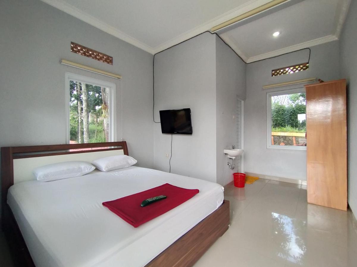 Villa Batu Tua Puncak Mitra Reddoorz Богор Экстерьер фото