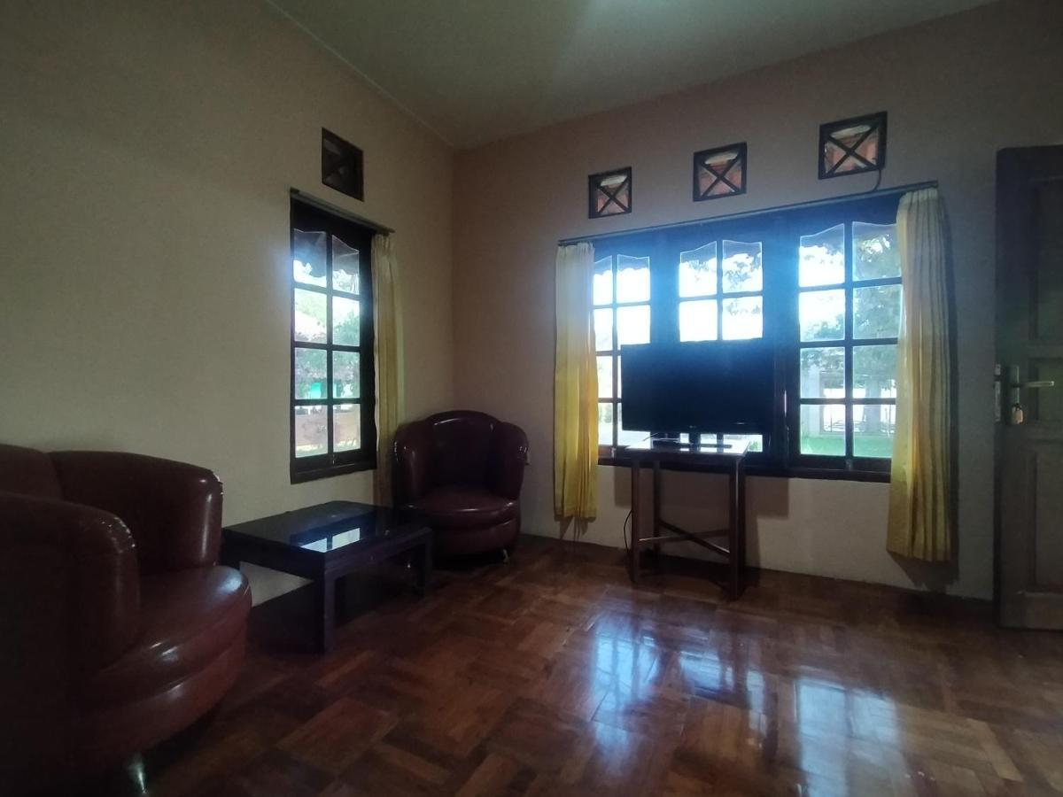 Villa Batu Tua Puncak Mitra Reddoorz Богор Экстерьер фото